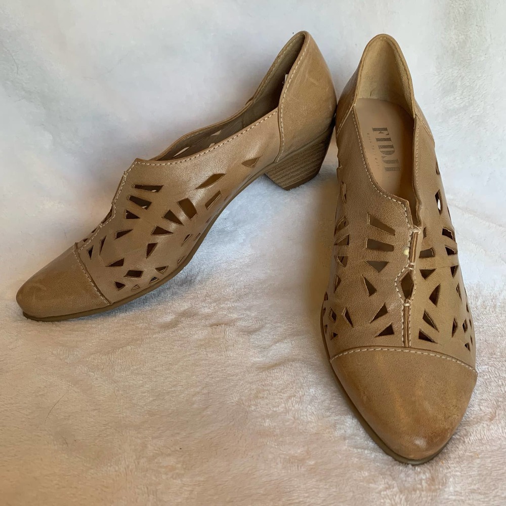 Fidji Leather Low Heel Beige Flats Cutout Slip On Details Women's 39.5 (J024)